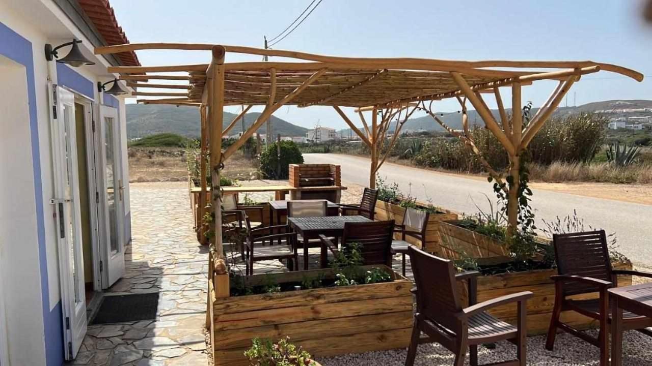 Casa Presente Guesthouse Carrapateira Luaran gambar